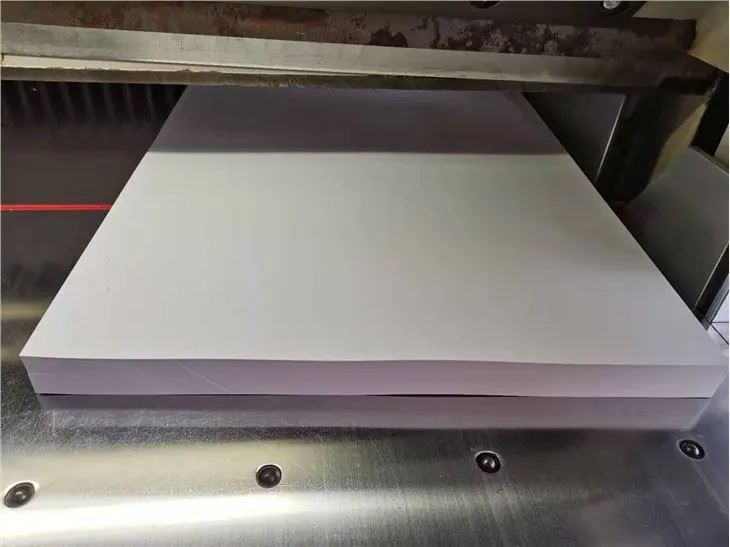 Polikarbonat Oq lazerlanadigan karta plyonkasi